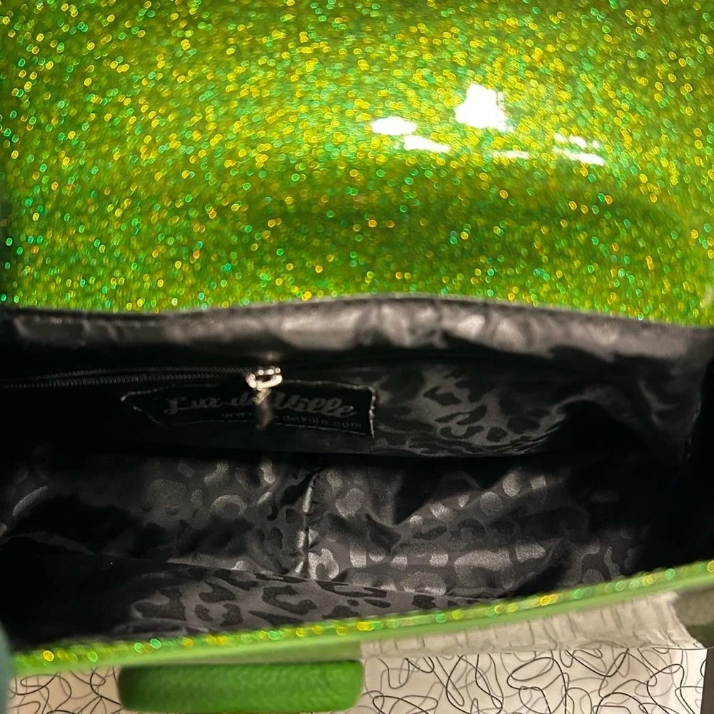 ✨💚💚✨ Lux de Ville Green Sparkle Shoulder Bag with Bamboo Accent - Picture 3 of 5